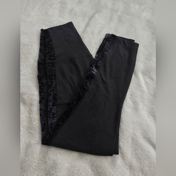 Lululemon Align Super High Rise Crop - Picture 5 of 9